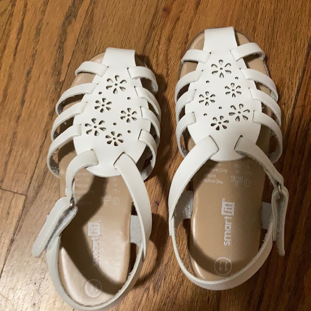 Little girls sandals - size 11 -like brand new $25